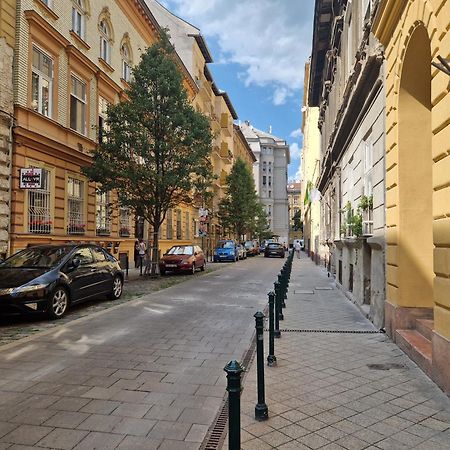 Maria Topfive With Free Private Parking Leilighet Budapest Eksteriør bilde