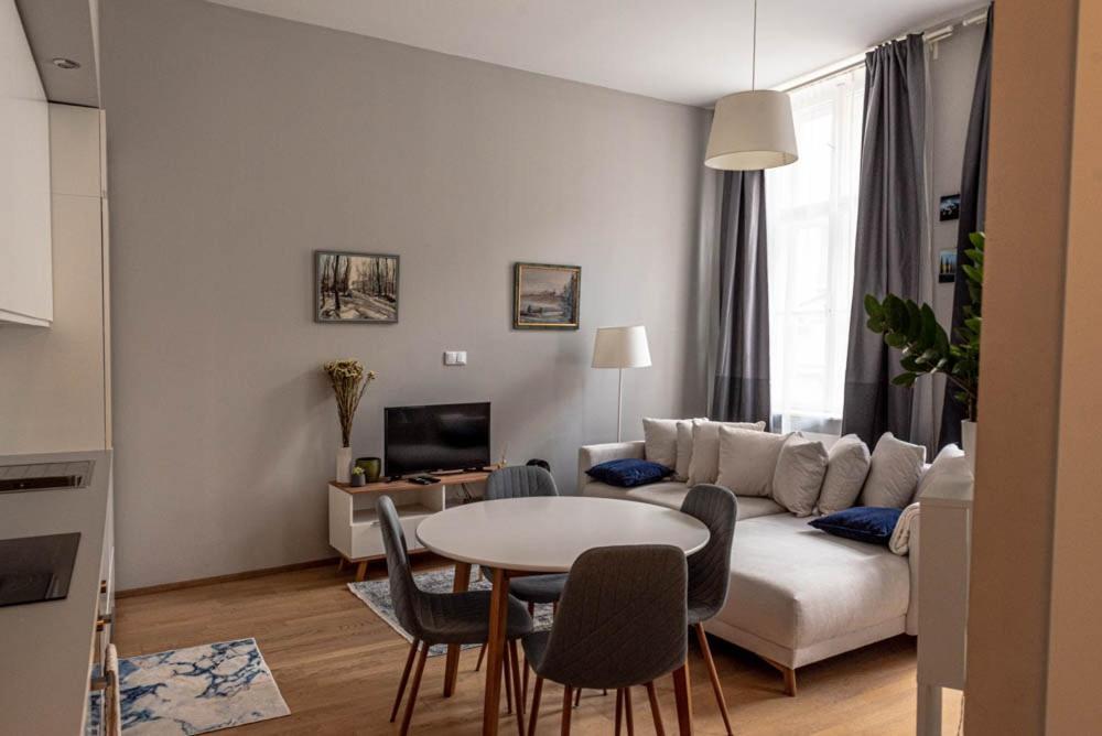 Maria Topfive With Free Private Parking Leilighet Budapest Eksteriør bilde