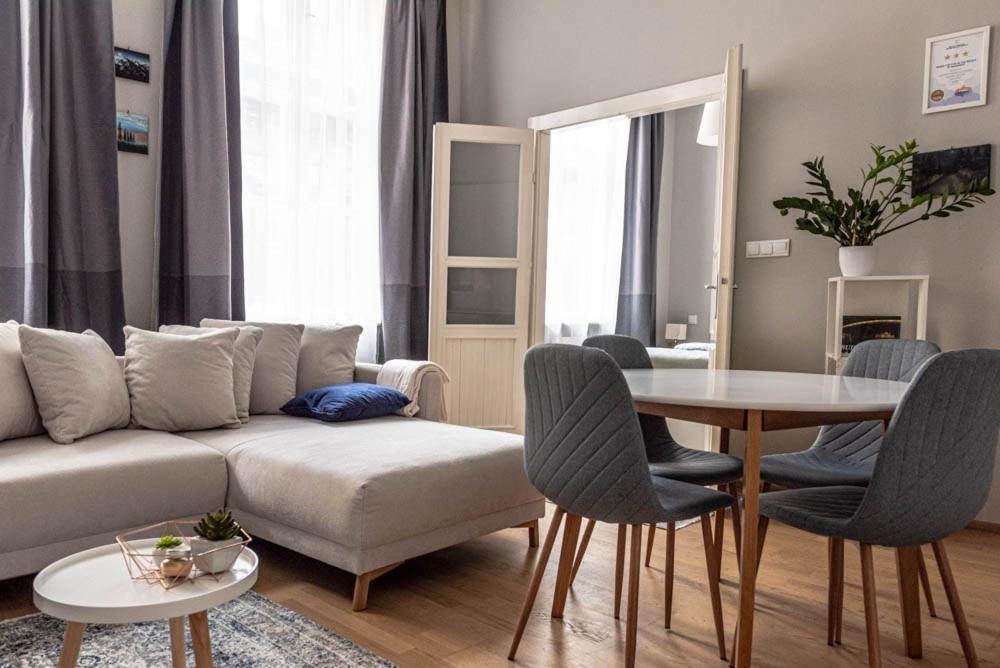 Maria Topfive With Free Private Parking Leilighet Budapest Eksteriør bilde